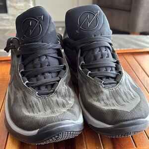 Nike Air Zoom GT Cut 2 Mens Size 8.5 Black Blue Basketball Shoes DJ6015-002 Used